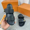 Designer sandals uomini da donna Slifor in pelle muli piatti freschi di vetrini eleganti senza sforzo 2 cinghie con fibbie oro regolate di pantofole dimensioni 35-46