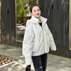 Damengrabenmäntel Koreanische Jacke Winter Frauen 2023 weiße Schafspelz Patchwork Mode Cotton gepolstert warmes Mantel Parka Oberbekleidung