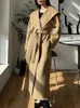 High -End -Kamel -Schwarzwasser -Wellen mit Kapuzenkaschmir Maxi Langes Bademantel Schnürtemperament Wollmantel für Frauen Hoodie Overtock 231225