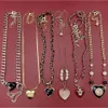 Colares pendentes Marcas de luxo europeias e americanas oferecem jóias de alta qualidade, moda e moderna com uma variedade de colares de cartas para escolher