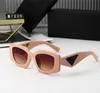 Nya modedesigner Glasögon Top Look Luxury Trendy Rectangle Solglasögon för kvinnor män vintage fyrkantiga nyanser tjocka ram naken sunnies unisex solglasögon med låda uy