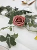 Fiori decorativi artificiali 25/50 pezzi reali in schiuma di cedro polveroso rose finte con steli per bouquet di nozze fai -da -te tavoli da casa decorazioni per la casa