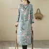 Abbigliamento etnico 2023 Abito tradizionale vintage da donna Qipao Elegante stampa floreale in cotone e lino Cheongsam orientale foderato in pile lungo