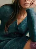 Femme Knits Femmes Single Putted Knit Mini Robe V-Neck Female MOHAIR LOOL Mélanges 2 couleurs Cardigan tricot de mi-longueur automne 2023