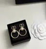 Luxurys Women Designers Pearl Stud Jewelry Earring Circle Ears Stud Womens Designer Hoop Studs Hoops Earrings Letters C 221026086325240