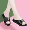 Slippers Vintage Casual Women's Beach Sandals Flats Summer Fashion Outdoor Wear Genuine Leather Large Size Wedges