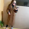 여자 코트 스트라이프 스프링 가을 한국어 버전 패션 여자 트렌치 코트 어린이 재킷을위한 모든 매치 아이의 옷 231225