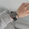 Relógios de pulso Esporte de moda Round Quartz Luxo Dial de luxo Casual Watch Strap Relógio de Relógio Motivo Relógio Água de Varrogueiro para Homens