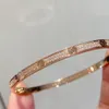 Dünnes Armband aus Roségold, Designer-Armband mit Diamanten für Damen, oberes V-Gold-Armband aus 18 Karat Silber, offener Stil, Hochzeitsschmuck mit Box