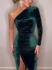 Robes décontractées Vert Longue Femmes Élégant Sexy Col Diagonal Robe De Velours Femme Mode Split Plissée Moulante Soirée Soirée
