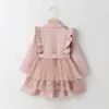 Kid Baby Girl Winter Trench Coat Lace Malha Patchwork Manga Longa Lapela Ruffle Duplo Breasted Windbreaker Outwear com Cinto 2-7T 231225