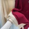 Maglione toteme con collo allentato e mezza catena, spacco laterale, in lana spessa e cashmere