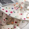 Tableau de table multicolour Broidered Flowers Cake Pography Back