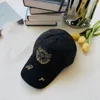 CAP Designer Cap Casquette Luksusowy projekt projekt listu na zewnątrz plażowy Hat Travel Hat High-end w stylu haftowym Temperament Dopasowanie kobiet Panie Prezent urodzinowy fajny