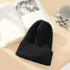 Berets Winter Candy Color вязаные шляпные шерстяные шляпы Женские утолщенные теплые шапочки на открытые ветропроницаемые черепа Девушки Случайные твердые капоты