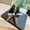 Talons aiguilles noirs pointus pour femmes 2023 nouvelle chaussure unique sexy en cuir verni haut de gamme sandales en or français chaussures habillées 7cm-9cmn1