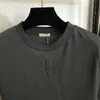 Camiseta feminina luxuosa, roupas de marca para o verão, tops, moda, letras bordadas, slim, manga curta no peito, 25 de dezembro, novo