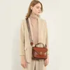 100% äkta läderkvinnor axelväskor retro små mjuka läder dam messenger väska kvinnliga klassiska satchels brun 231226