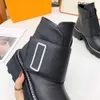 Nouvelles bottes en peau de vache bottes en cuir bottes pour femmes bottines bottes de luxe avec logo de la marque sur les bottes plates supérieures doublure en peau de mouton bottes de moto bottes martin