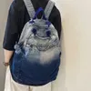 Schultertaschen im Rucksack-Stil, Schultaschen. In der Kinderarbeit in der Schule eine neue Mode, Studentin, Universität, Damenjeans, Damencomputer, Handy, Tascheblieberryeyes