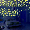 Stickers muraux non définis 50pc 3d décor à la maison enfants chambre fluorescente lueur dans les étoiles sombres flocon de neige lumineux