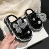 Mädchen Cloud Slides Kleinkind Dusche Hausschuhe Baby Niedliche Clogs Strand Pool Haus Sandalen Schnell Trocknende Anti-Rutsch-Schuhe für Kinder 231226