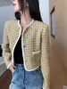 Damenjacken, Designermarke, dünn, 22 Jahre, Herbstmode, kurze Jacke, französisches gelbes Karo-Rundhals-Design, Cardigan-Knopf-Top für Frauen J4K4