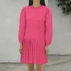 Casual klänningar långärmad kvinnor rosa miniklänning 2023 Autumn and Winter Crewneck Pleated Vetssidos Fashion Holiday Short Robes