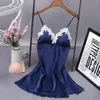 Mulheres Sleepwear Sexy Mulheres Lingerie Silk Robe Vestido Nightdress Lace Bow Straps Lady Nightgown Trajes Soft Material Sleepshirts