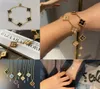 Vintage 2021 Solid Color Lucky Four Leaf Clover Charm för kvinnor rostfritt stål armband smycken armband gåva3130524