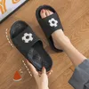 Chinelos casal verão mulheres casa banheiro antiderrapante fundo grosso sandálias casuais confortáveis antiderrapantes sapatos de futebol