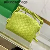 Mini döngüler bottegvenets dokuma crossbody orijinal deri çanta kamera omuz akşam tost moda tığ işi örgü inek deri bulut torbası sevimli 18cm bbvqq