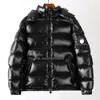 Parkas Classic Arm Pocket Badge Mens Down Jacket Fashion Designer Men Puffer Jacket Läckbar hatt Varm kappa storlek 16