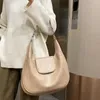 Sacs 2022 Nouveau sac à bandoulière pour femmes Soft Pu Leather Dumpling Angle Hands Sacs Vintage Totes Sac Designer Lady Purse Shopping Totes