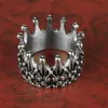 MENS VINTAGE NOBILITY KING CROWN RING Silver Color 316L Rostfritt stål Biker Rings Punk Fasion Jewelry Gift For Men Cluster243Z