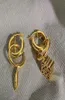 Naszynka Naszyjnik Anagram Anagram Asymetryczne kobiety retro kolczyki mosiężne 18 -karatowe złoto platowane uszy obręcze damskie projektant broszka JE5182585