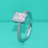 Anelli a grappolo 3 Moissanite rettangolare a quattro artigli placcato in oro bianco 18 carati S925 Anello da donna in argento moda Fascia di fidanzamento per matrimonio