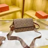 Lao Hua Fang Bao estilo elegante e crossbody de ombro feminino avançado 70% de desconto no atacado da loja