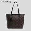 2023 Ny stor kapacitet Tote Classic Handheld Shopping Light Luxury High End Work Pending Underarm Bag 70% RABATT Online Sale 7889