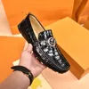 260 stil ny ankomstkvalitet bow-knot creepers herrar klänning platt sko bling bling bling strass för män stud zapatos holgazanes hombre vestir