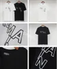 24SS Camiseta Designer Camiseta Luxo Mens T-shirt Preto Branco Cor Letras Puro Algodão Emagrecimento Respirável Anti-pilling Manga Curta Homens Mulheres TThe Moda Lazer