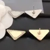 Stud Boucles d'oreilles de luxe Designer Crystal Ear Stud Femmes Inlay Imitation Perle Argent Plaqué Or Marque Lettre Triangle Boucle D'oreille Weding Party Anniversaire Bijoux 240306