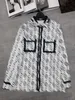 Дизайнерская женская рубашка, брендовая одежда для женщин, осенняя куртка, модная буквенная эмблема, пальто для девочек, женские топы с карманами, 26 декабря