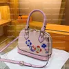 Borsa a conchiglia scozzese in rilievo moda per donna M53151 Borsa a tracolla singola in pelle premium con cerniera classica Borsa a tracolla con tracolla firmata