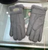 Luksusowe futrzane rękawiczki skórzane rękawiczki dla kobiet projektantki damskie zimowe rękawiczki grube ciepłe rowery rowerowe rękawice narciarskie