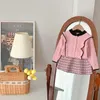 Ensembles de vêtements Vêtements roses pour enfants coréens 2023 Automne Bébé Filles Mode Sweats Deux pièces Jupe Tweed Ensemble Kintted Enfants Robe Tenues
