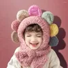 Bérets enfants chapeau thermique filles dessin animé fleur forme peluche avec écharpe intégrée doux chaud oreille protection casquette pour