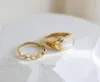 Amaiyllis 18-каратное золото римское изогнутое белое перламутровое овальное квадратное кольцо с тяжелым указательным пальцем для женщин Jewelry7901672