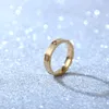 Os mesmos anéis femininos masculinos de titânio da Kajia são modernos, elegantes e elegantes com acessórios de anel de aço inoxidável incrustados com diamantes