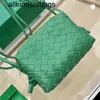 Mini döngüler bottegvenets dokuma crossbody orijinal deri çanta kamera omuz akşam tost moda tığ işi örgü inek deri bulut torbası sevimli 18cm bbvqq